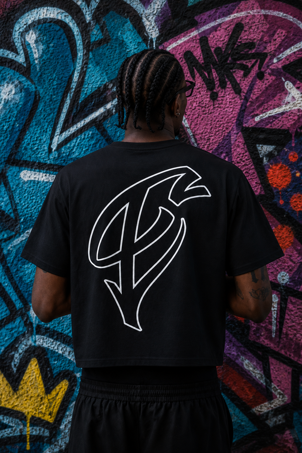 SIGNATURE TEE (BLACK)